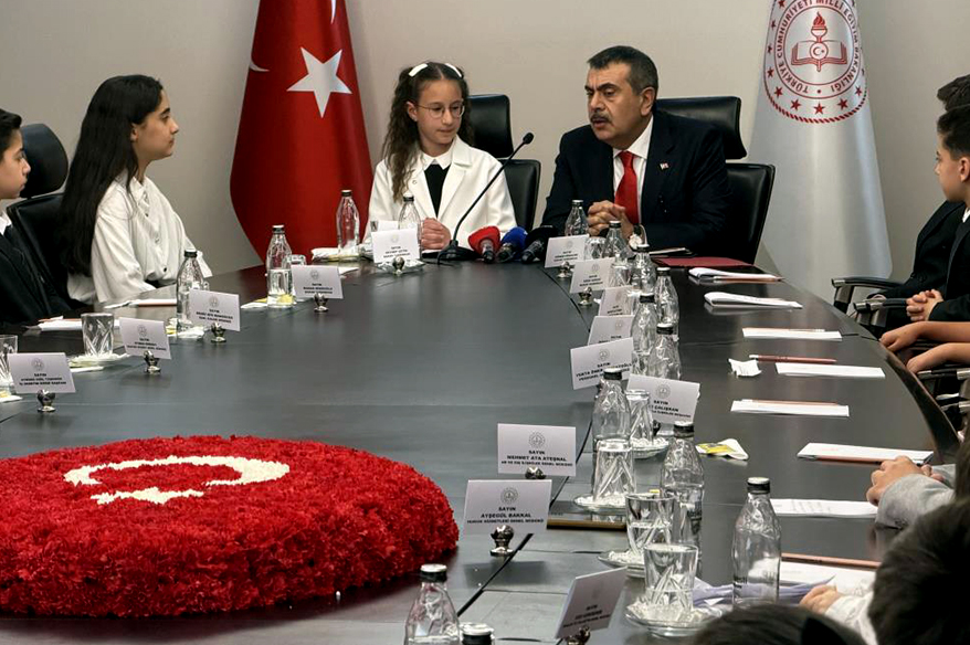 Milli Eğitim Bakanlığı’nda 23 Nisan’da anlamlı devir teslim