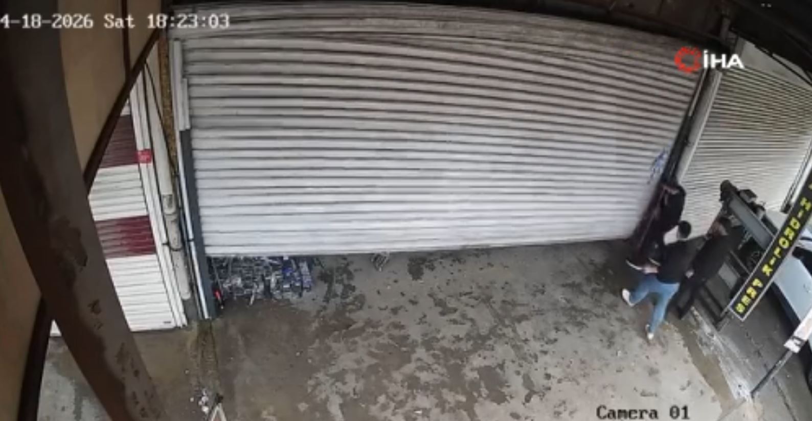 Kapanmayan otomatik kepengin tek darbeyle yerle bir olduğu anlar kamerada