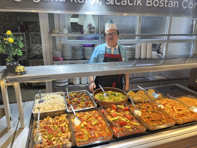 Evlilik için biriktirdikleri para ile restoran açtılar