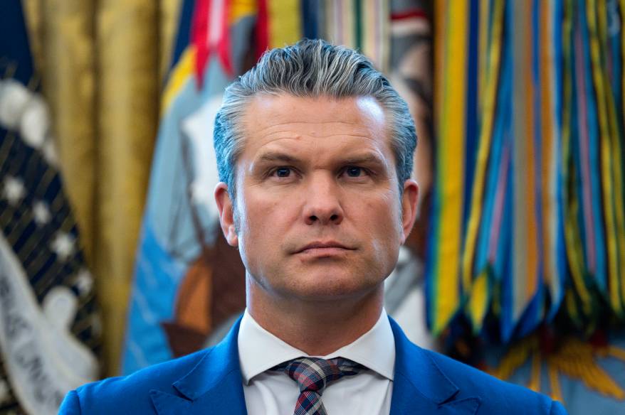 Hegseth: "İran Amerikan güçlerini tehdit ediyorsa tereddütsüz ateş açacağız"