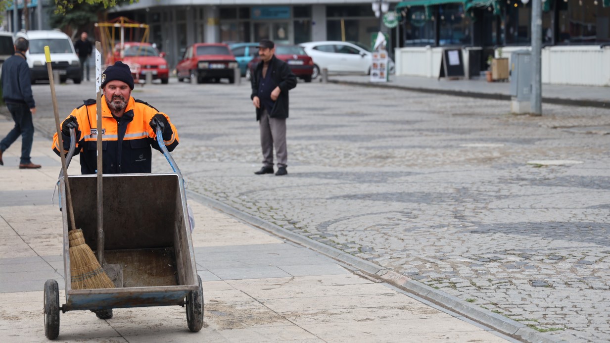 Temizlik işçisinden örnek davranış: 150 bin TL’lik altını sahibine ulaştırdı