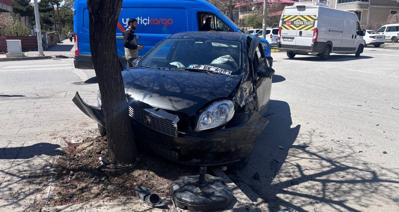 Erzincan’da iki aracın çarpıştığı trafik kazasında 3’ü çocuk 6 kişi yaralandı.
