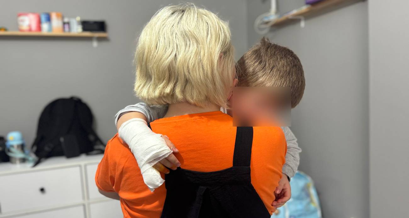 Mardin’in Kızıltepe ilçesindeki MovaPark Alışveriş Merkezi’nde yürüyen merdivene sıkışan parmağı kopan 3 yaşındaki çocuğun ailesi adalet istiyor.