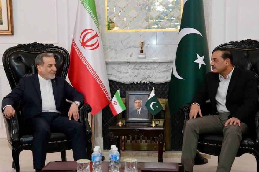 İran Dışişleri Bakanı Arakçi, Pakistan Genelkurmay Başkanı Munir ile görüştü