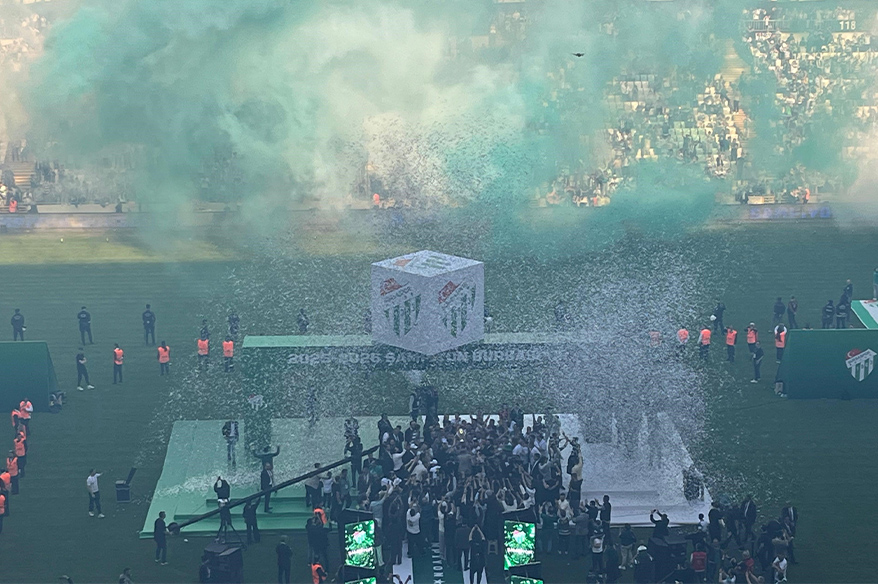 Bursa’da tarihi akşam, timsah geri döndü