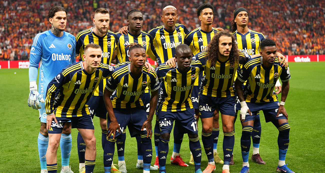 Fenerbahçe Teknik Direktörü Domenico Tedesco, son oynadıkları Konyaspor maçı 11’ine göre Galatasaray derbisine 3 değişiklik ile çıktı.