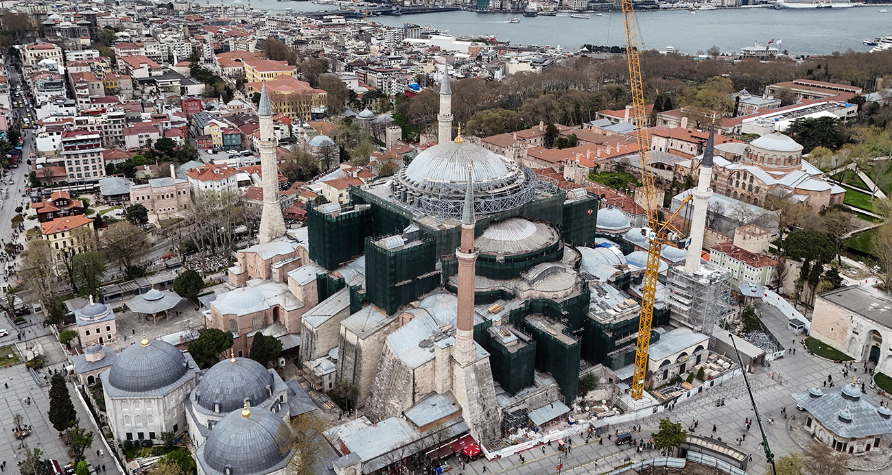 Ayasofya'da dev restorasyonda kritik aşama: Kubbe kapatılıyor