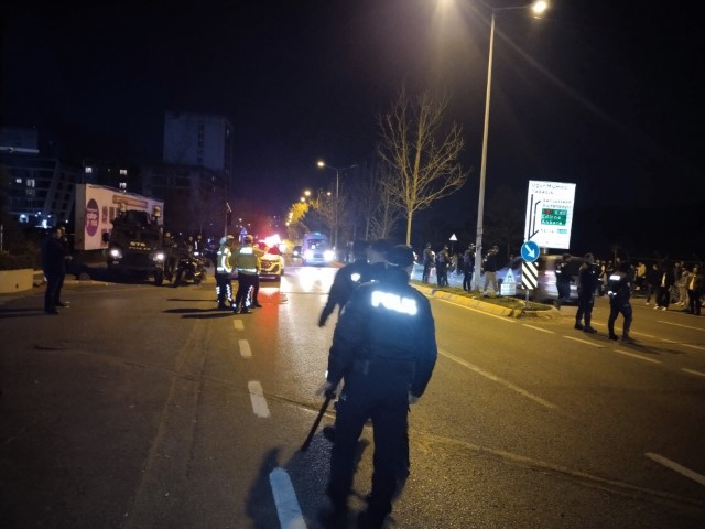 Samandıra’da Fenerbahçeli taraftarlar takım otobüsünü taşladı