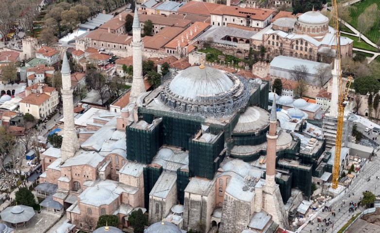 Ayasofya’da dev restorasyonda kritik aşama: Kubbe kapatılıyor