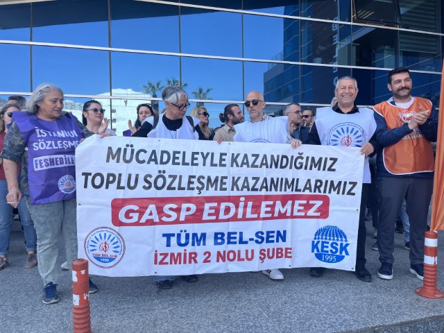 İzmir belediyelerinde maaş krizi: 3 ilçede memurlar iş bırakma eyleminde