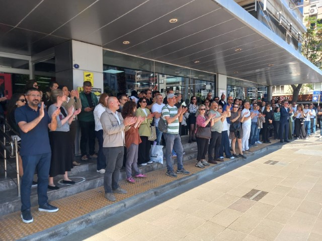 İzmir belediyelerinde maaş krizi: 3 ilçede memurlar iş bırakma eyleminde