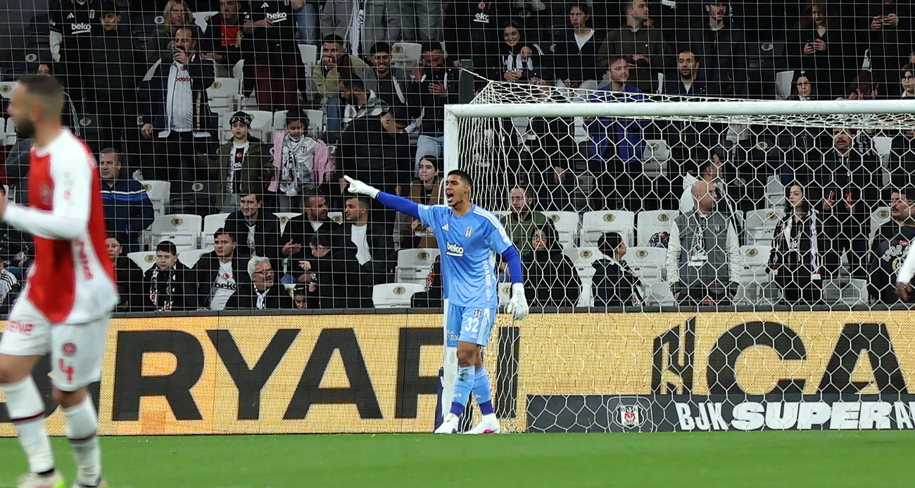 Devis Vasquez, ilk maçında kalesini gole kapadı