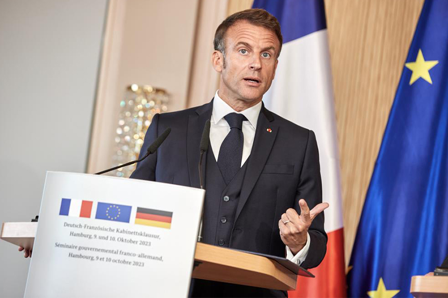 Macron, İranlı yetkililerle Hürmüz Boğazı’nı görüşecek