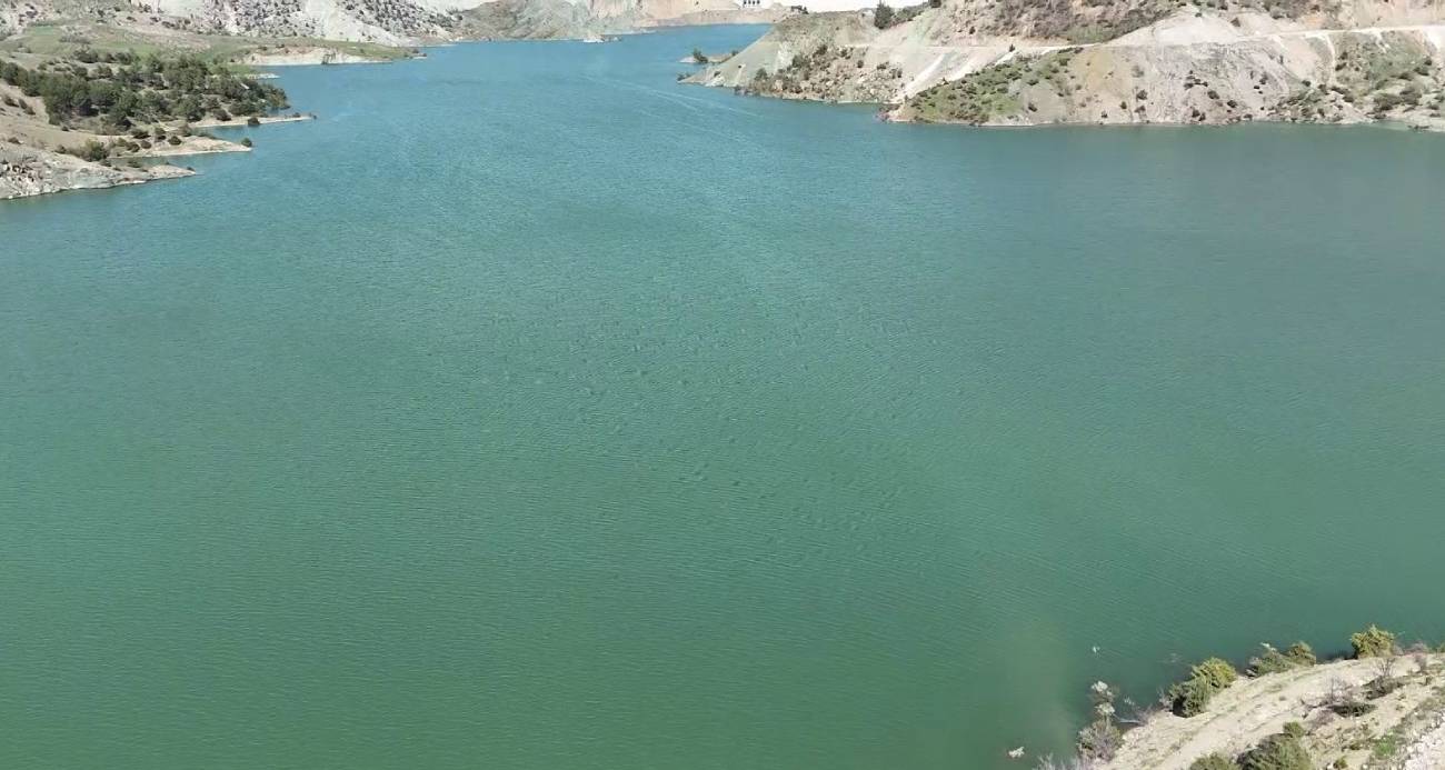 Roma Dönemine ait 1500 yıllık tarihi Altınlı Köprü, Çetintepe Baraj sularının yükselmesiyle gözlerden kayboldu.