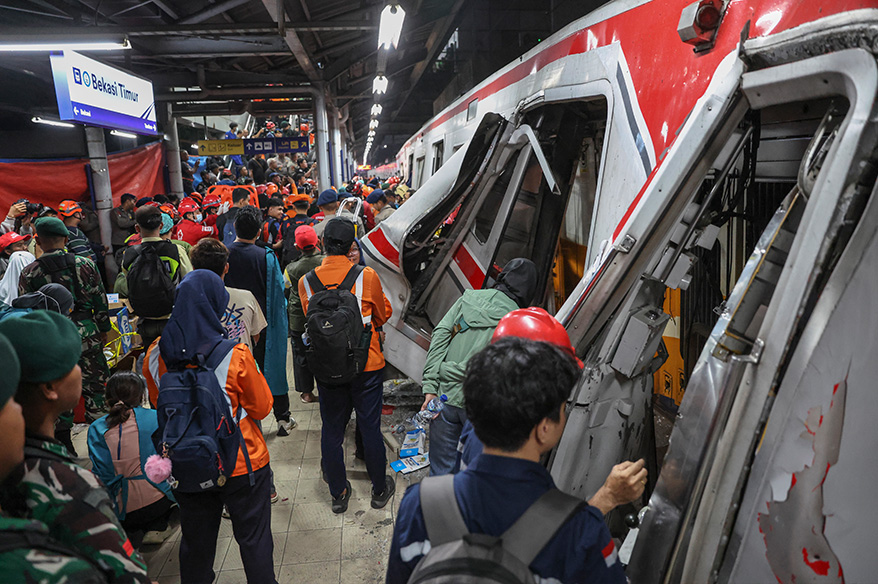 Endonezya'da tren kazası: 14 ölü, 84 yaralı