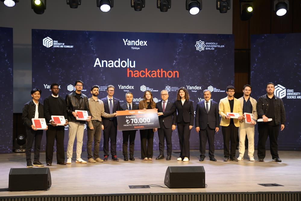 Öğrenciler sorunlara yapay zekâ ile çözüm üretti, Anadolu Hackathon’un kazananları açıklandı