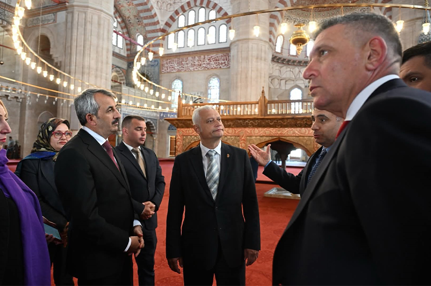 Bulgaristan İçişleri Bakanı Emil Dachev Selimiye Camii’ne hayran kaldı