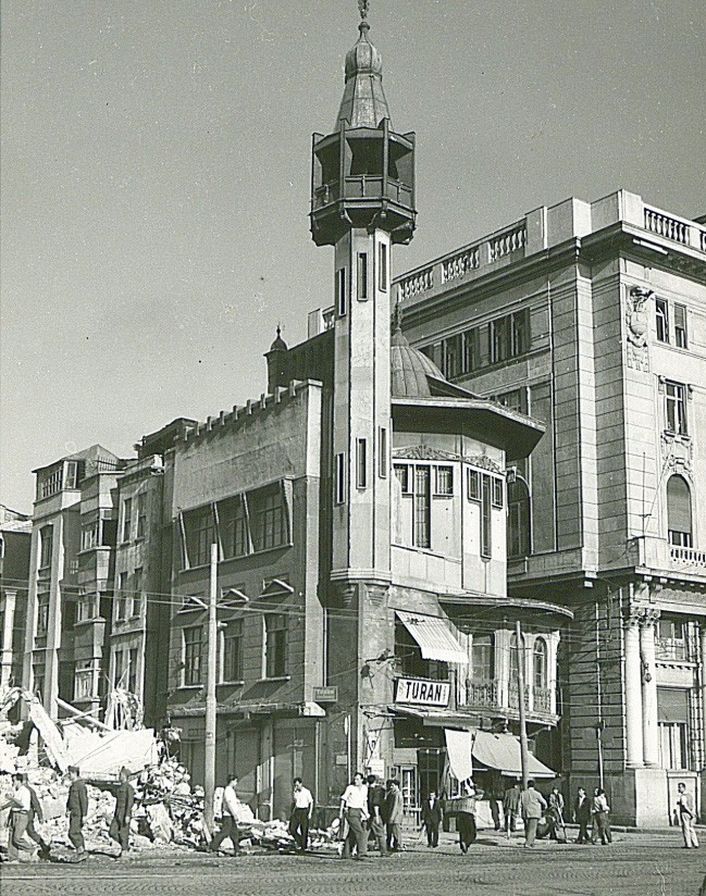 Karaköy’de 68 yıl önce yıkılan cami ihya ediliyor