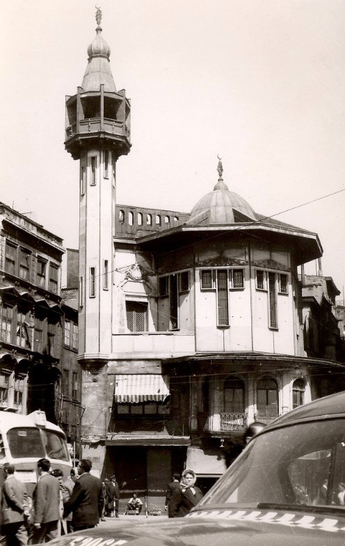 Karaköy’de 68 yıl önce yıkılan cami ihya ediliyor