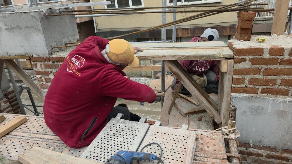 1 Mayıs’ta meydanlar doldu, yevmiyeli işçiler ise çalıştı