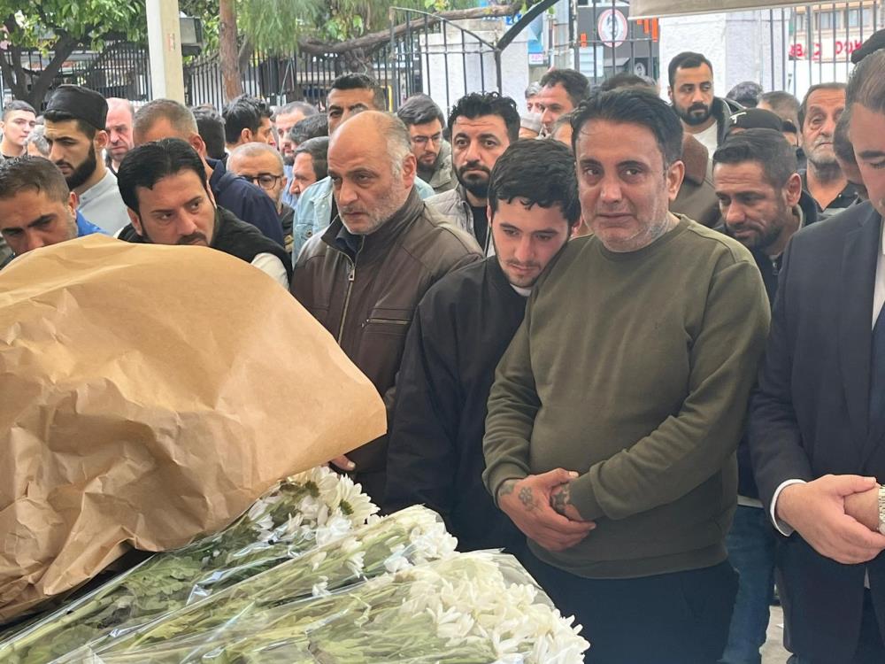 Kızını ameliyat masasında kaybeden babanın tabuttaki evladına son bakışı