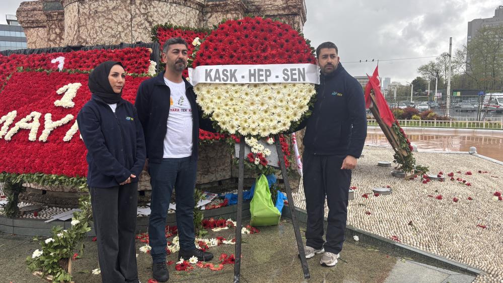 HEP-SEN 1 Mayıs’ı Taksim’de kutladı