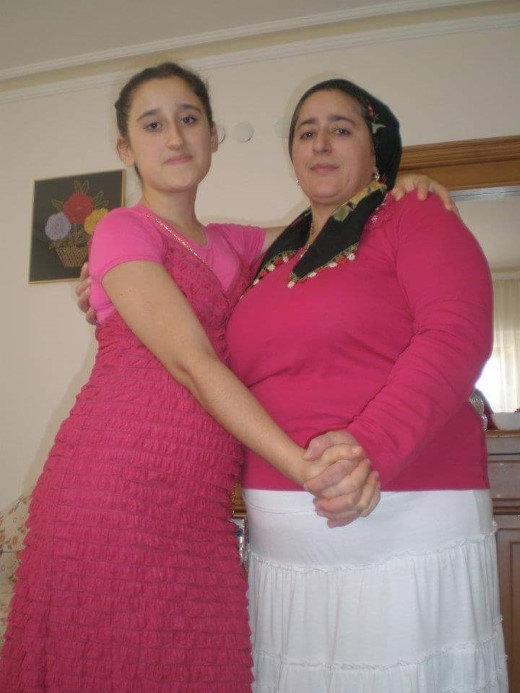 15 yıldır kayıp kızının izini süren gözü yaşlı anne: 