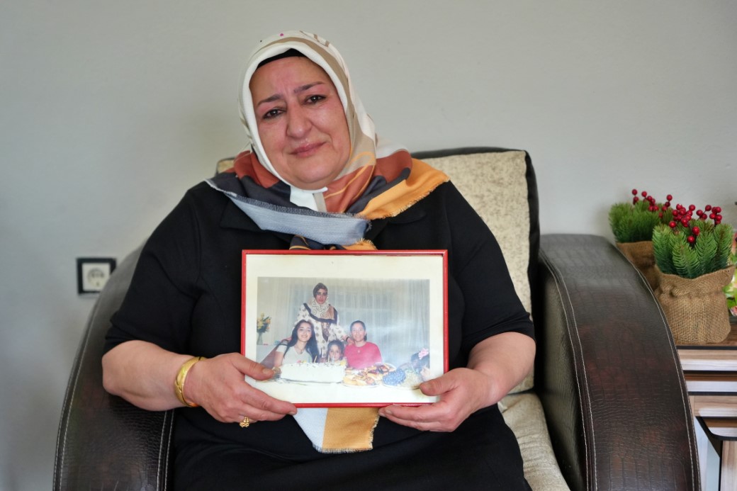 15 yıldır kayıp kızının izini süren gözü yaşlı anne: 