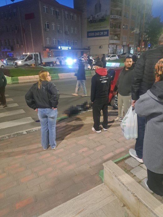Yaya geçidinde otomobilin çarptığı yaşlı adam hayatını kaybetti