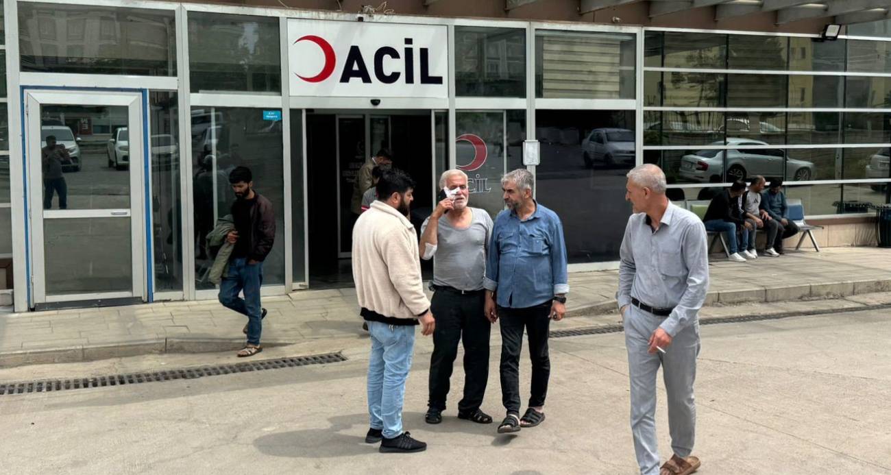 Şanlıurfa’nın Halfeti ilçesinde sahipsiz köpek saldırısına uğrayan 70 yaşındaki yaşlı adam yaralandı.