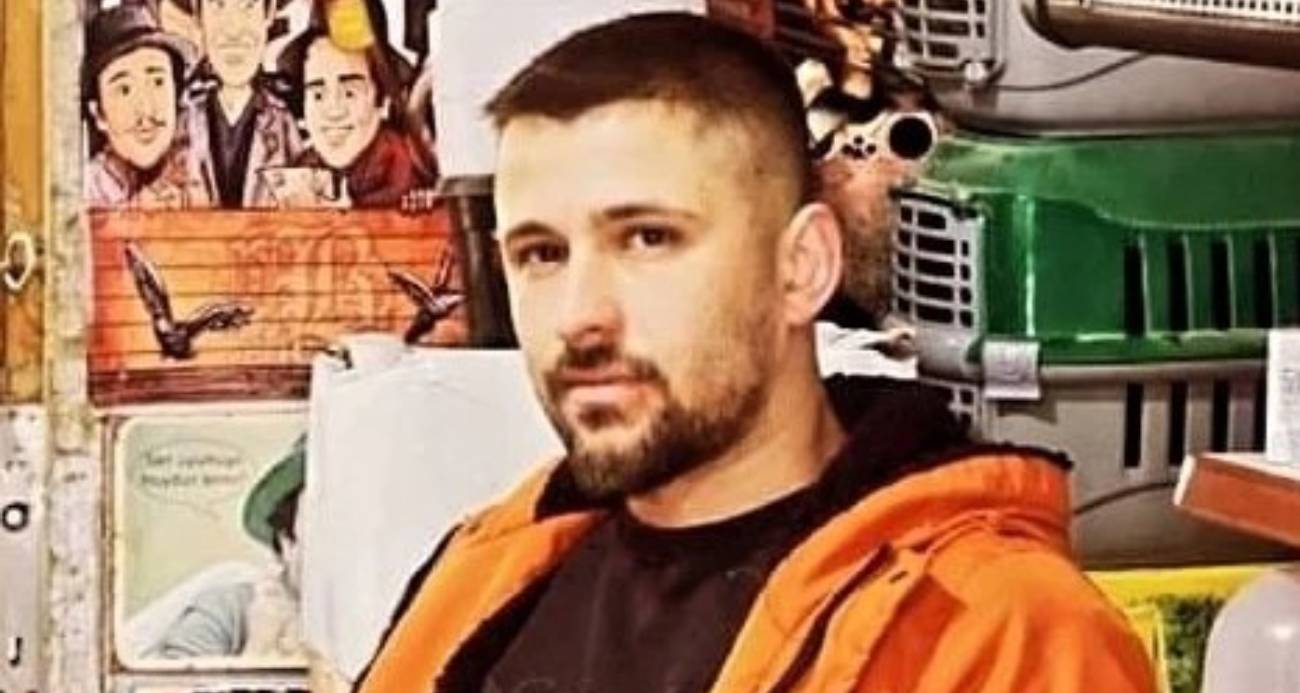 Manisa’nın Kula ilçesinde iki kardeş arasında çıkan tartışma kanlı bitti. Bıçaklanan 28 yaşındaki genç, tüm müdahalelere rağmen kurtarılamadı.