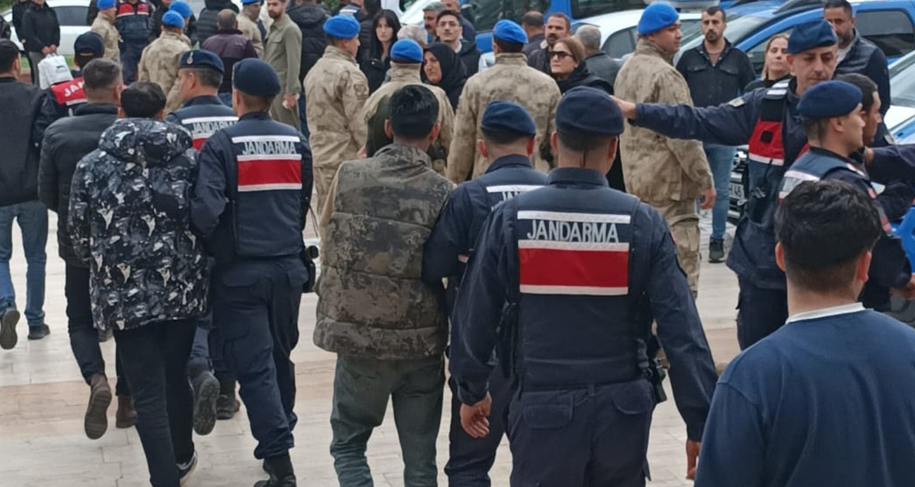 Aydın merkezli çok sayıda ilde düzenlenen yasa dışı bahis operasyonunda, yaklaşık 3 milyar liralık haksız kazanç elde ettiği öne sürülen 14 şüpheli çıkarıldıkları mahkemece tutuklandı.