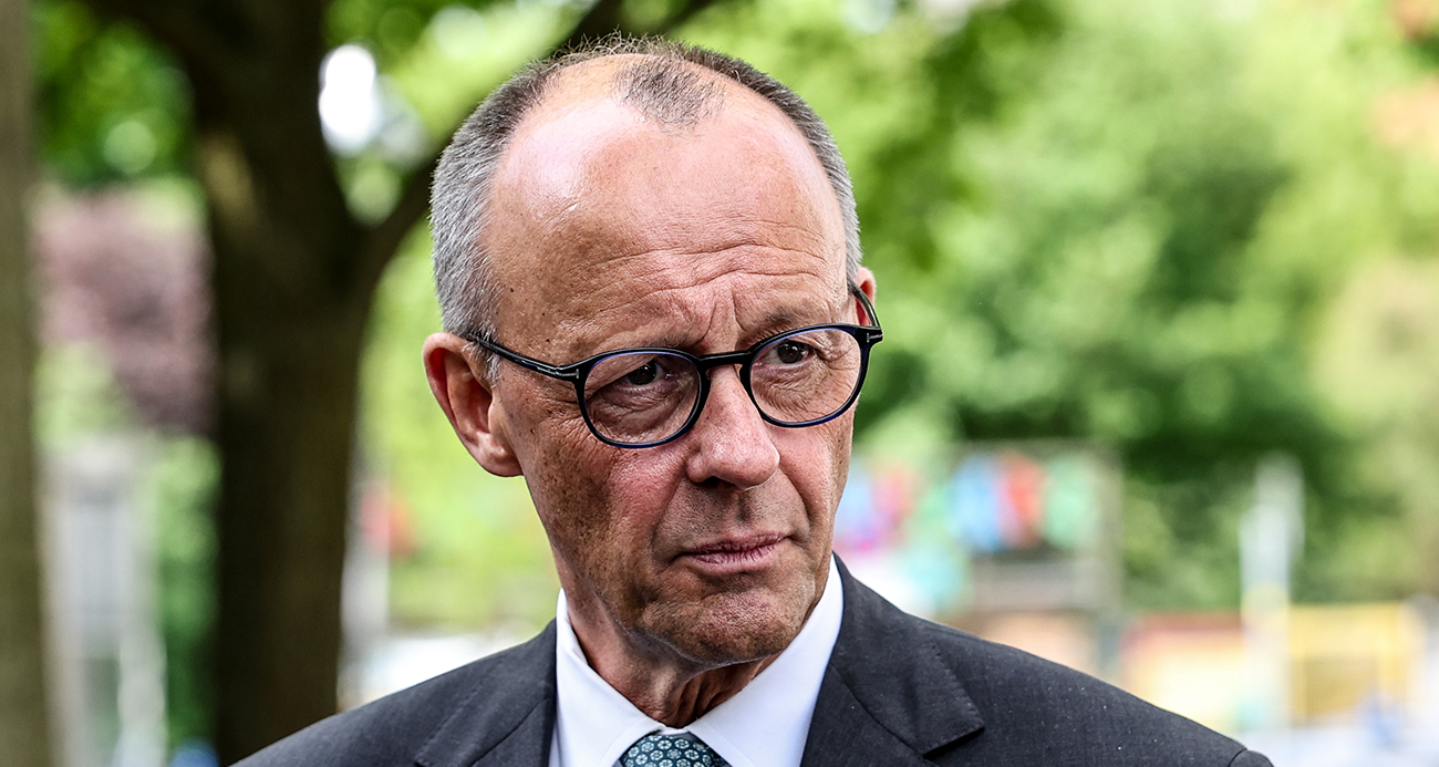 Almanya Başbakanı Friedrich Merz, İran'ın Birleşik Arap Emirlikleri'ne (BAE) yönelik saldırısını kınayarak, "Tahran müzakere masasına dönmeli, bölgeyi ve dünyayı rehin almaktan vazgeçmeli" dedi.