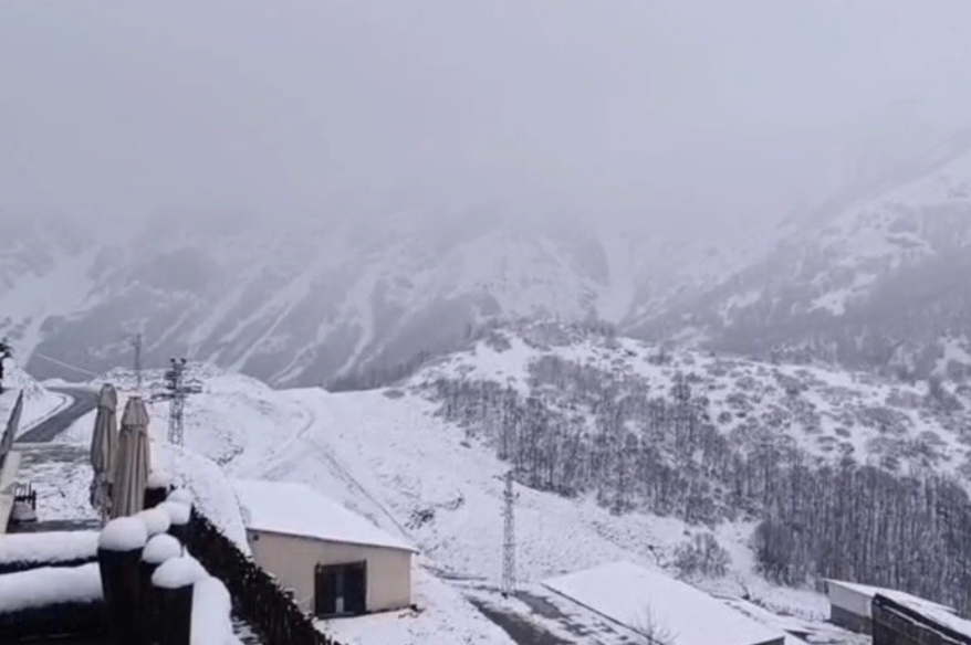 Tunceli’ye bahar ortasında kar sürprizi