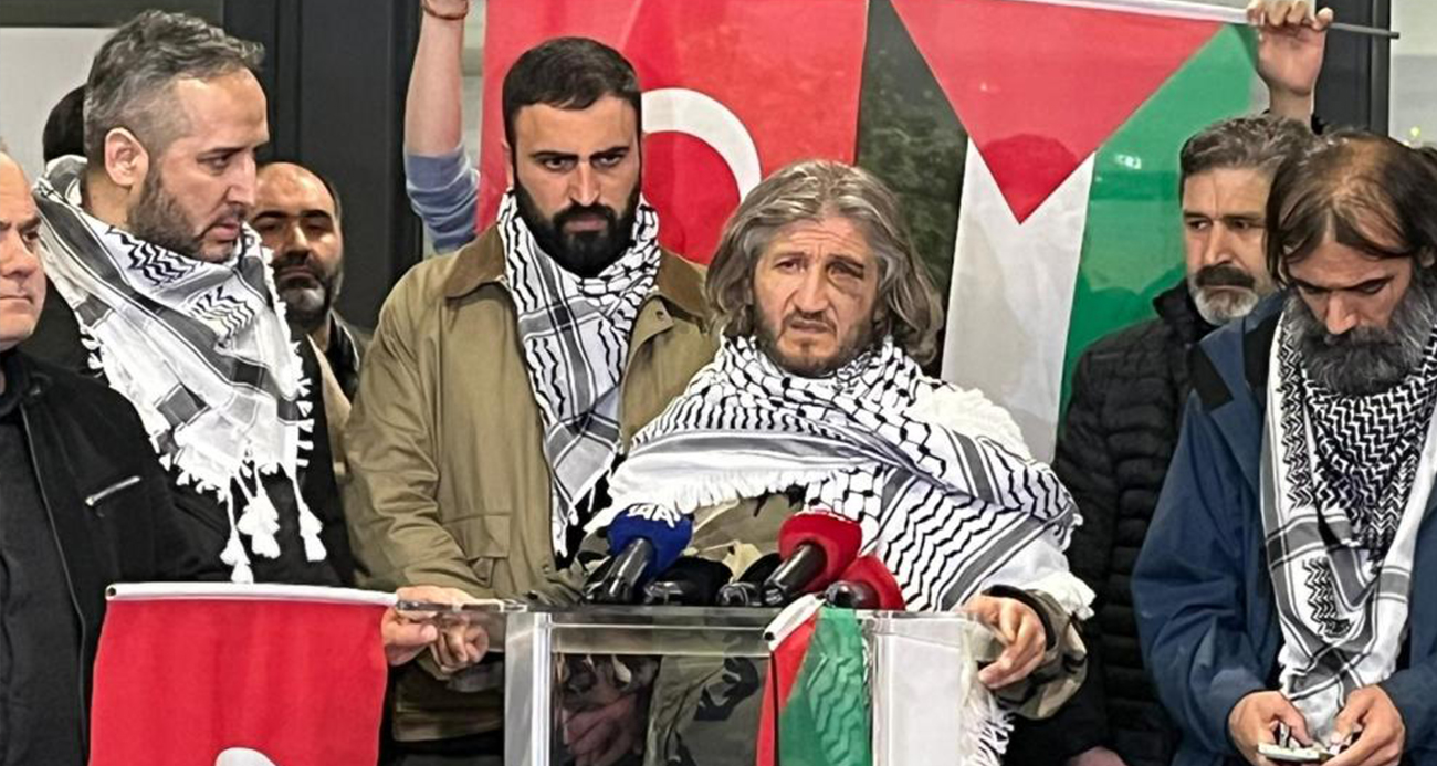  İsrail'in abluka düzenleyerek aktivistleri alıkoyduğu Küresel Sumud Filosu'ndaki darp edilenler arasında bulunan Türk ve Alman vatandaşı Hüseyin Oral, İstanbul Havalimanı'na geldi.