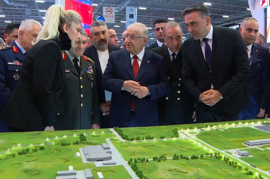 Milli Savunma Bakanı Yaşar Güler, SAHA EXPO’da sergilenen teknolojileri inceledi