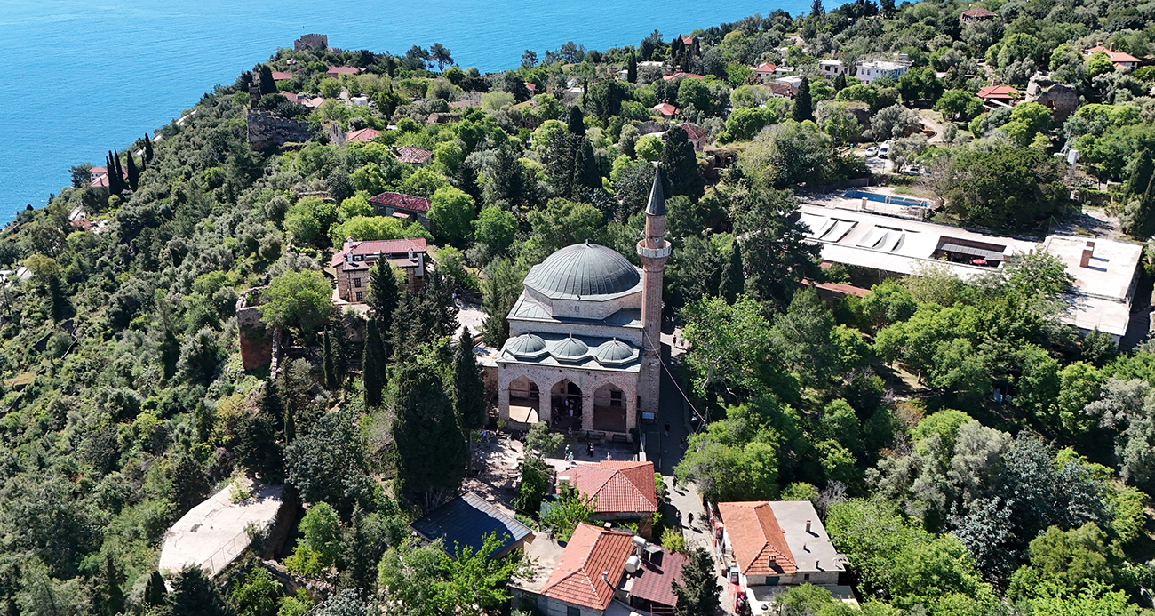 Alanya Kalesi’ndeki 800 yıllık miras turist akınına uğruyor