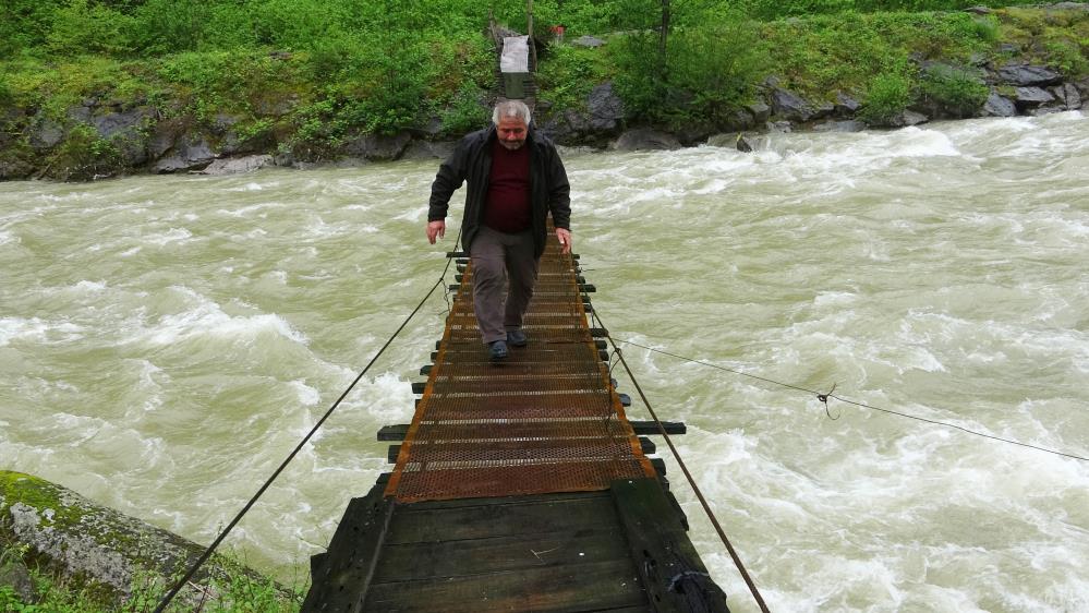 Bu köprülerden geçmek yürek ister