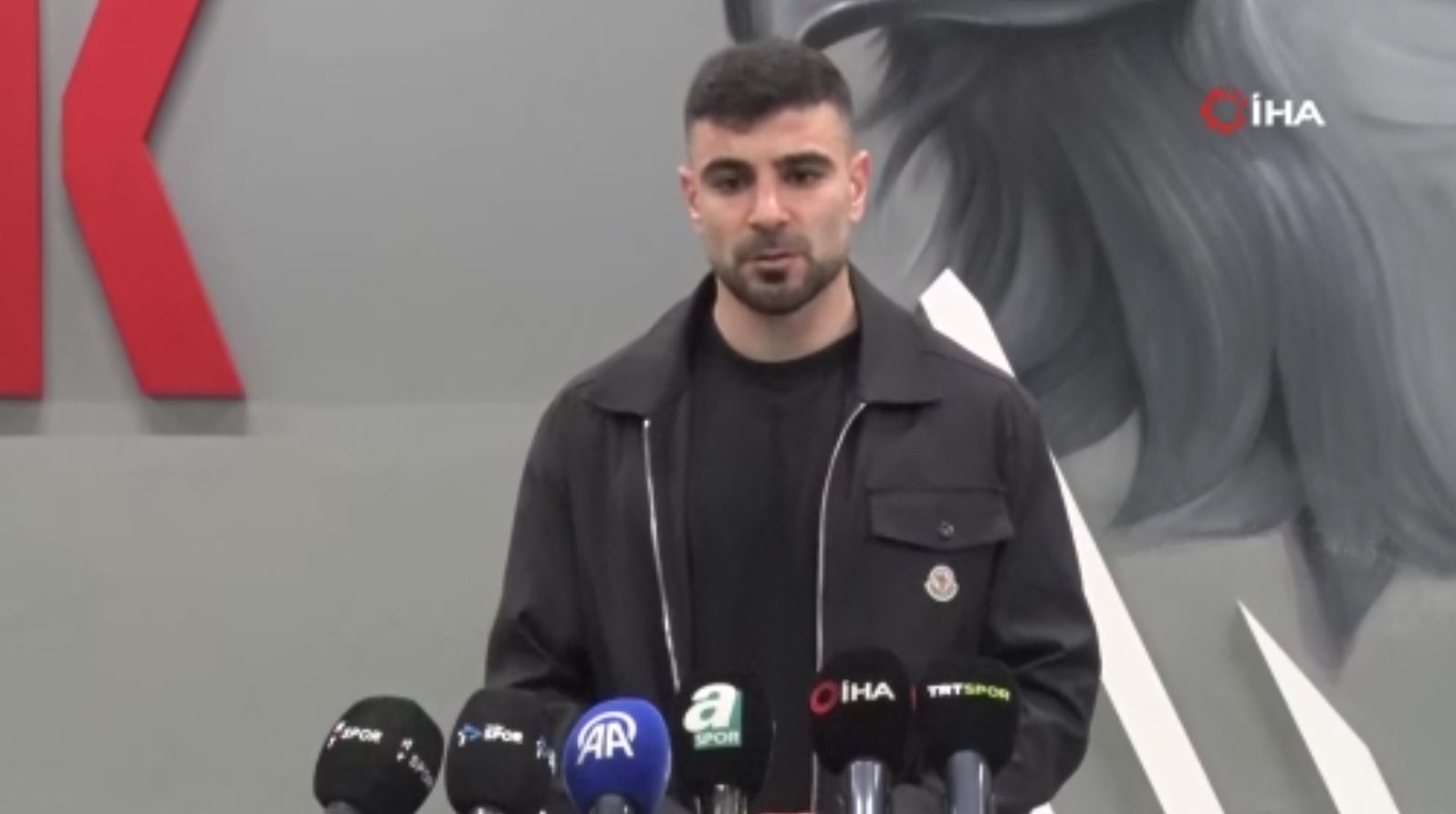 Ziraat Türkiye Kupası yarı finalinde Beşiktaş'ı 1-0 yenerek finale yükselen Konyaspor'da 28 yaşındaki futbolcu Adil Demirbağ, takım kaptanı olarak kupayı kazanmak istediğini söyledi.