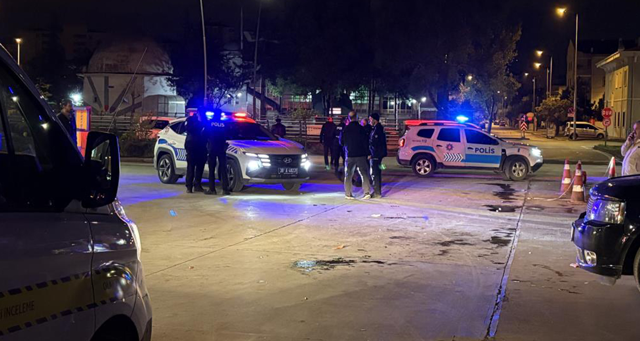  Kayseri’nin Kocasinan ilçesinde bir akaryakıt istasyonunda iddiaya göre ‘çakmak isteme’ meselesinden çıkan bıçaklı kavgada, 1 kişi hayatını kaybetti, 2 kişi yaralandı.