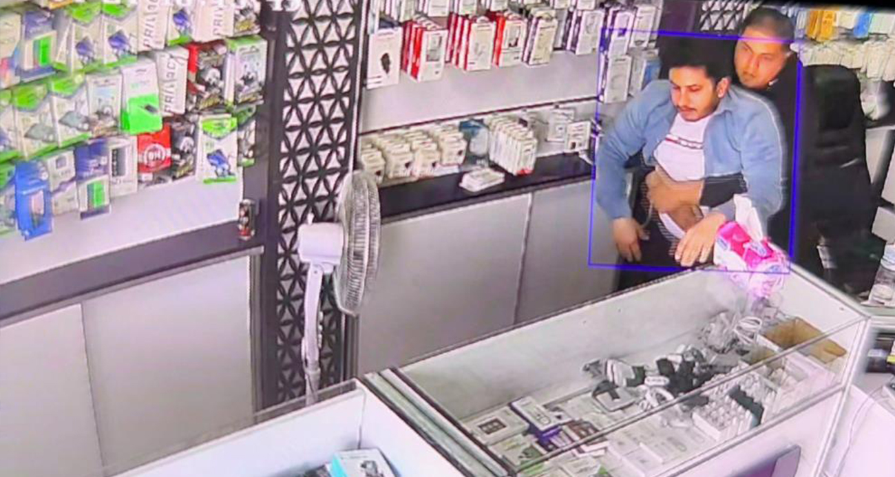 İnternetten öğrendiği Heimlich manevrasıyla arkadaşını hayata tutundurdu