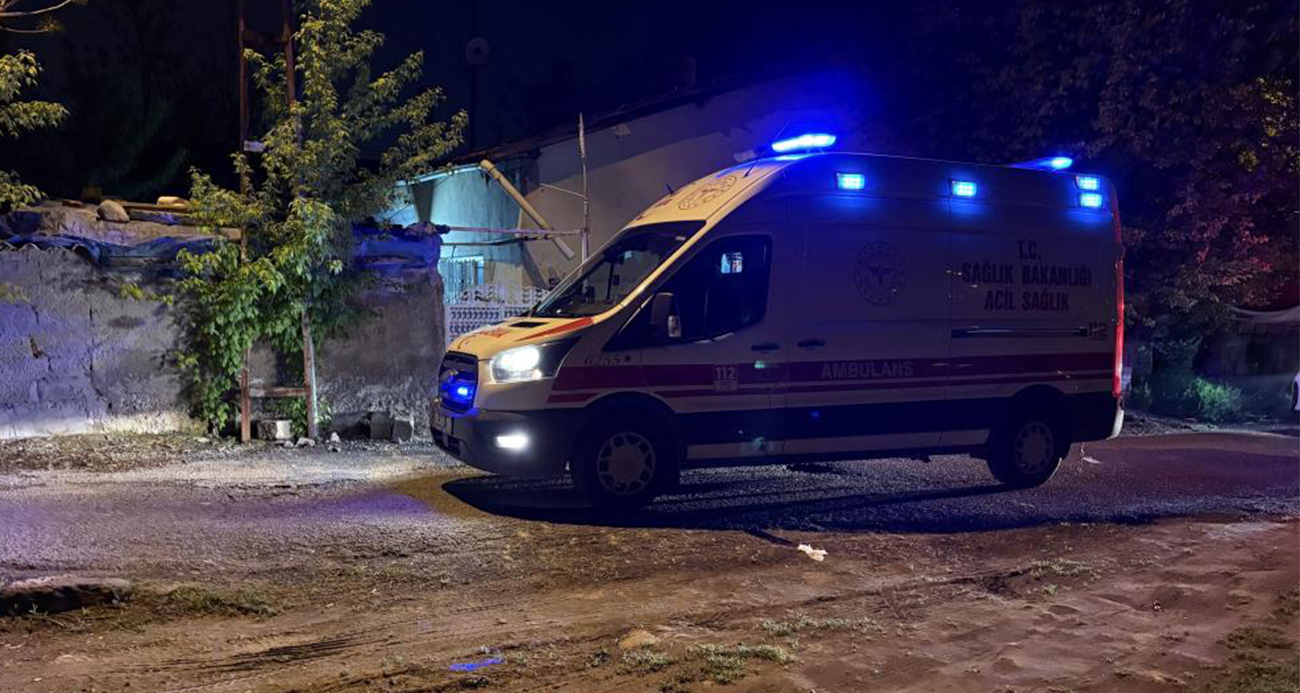  Kayseri’nin Kocasinan ilçesinde sobadan sızan karbonmonoksit gazından zehirlenen anne ve oğlu hastaneye kaldırıldı.