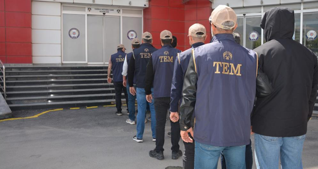 Malatya merkezli 16 ilde FETÖ/PDY silahlı terör örgütüne yönelik düzenlenen operasyonda emniyetin mahrem yapılanması içerisinde faaliyet yürüttükleri belirlenen 23 şüpheli gözaltına alındı.