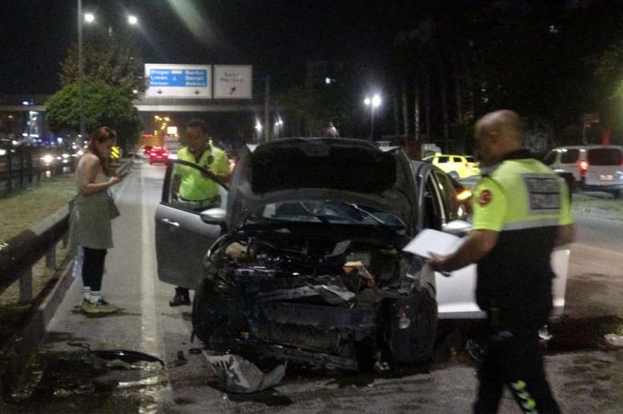 Aracın hurdaya döndüğü kazayı burnu bile kanamadan atlattı