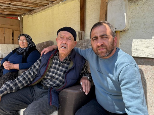 Kapıyı kırıp 86 yaşındaki adamı önce merdivenden attı, sonra darp etti