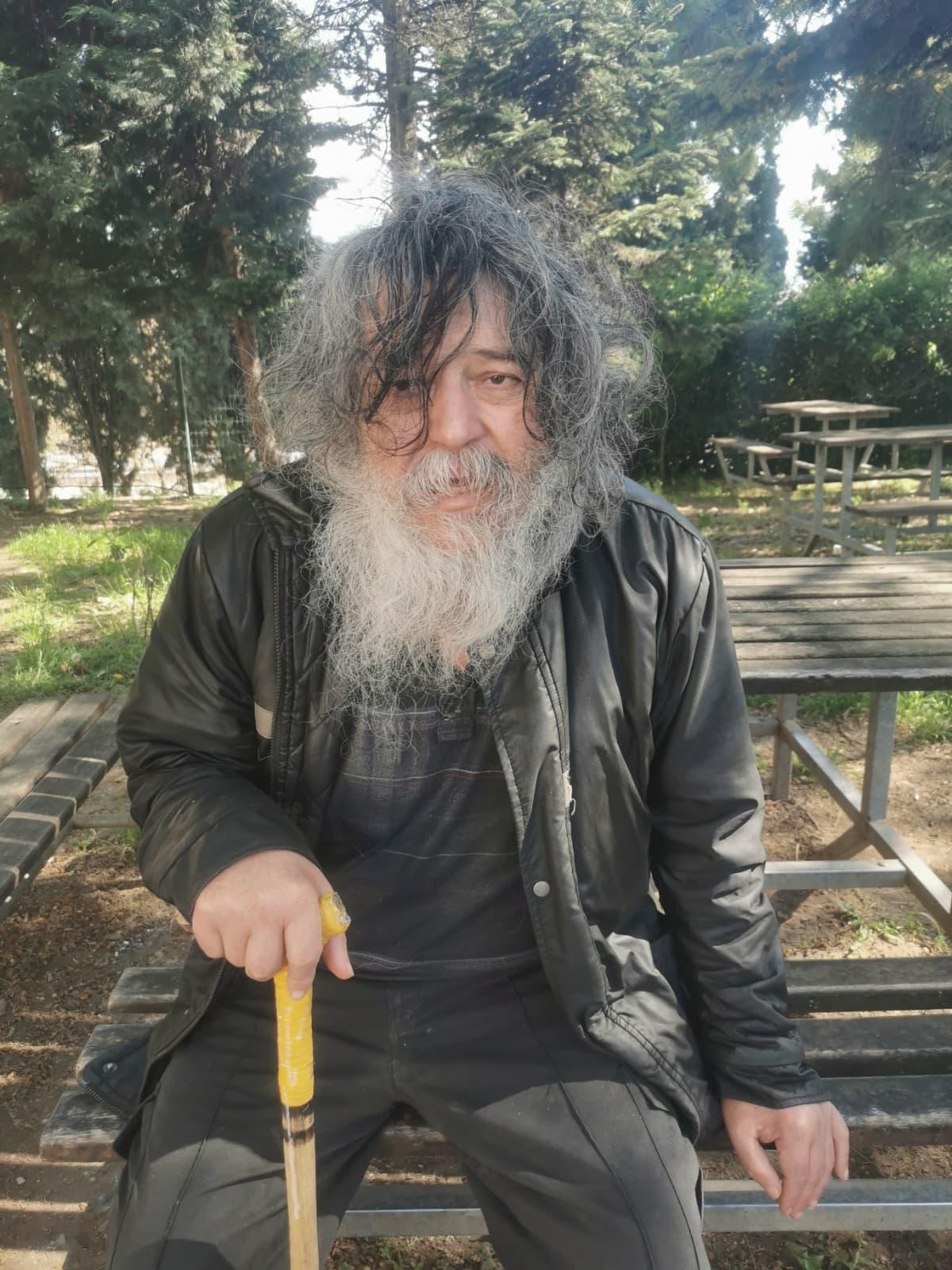Çöp evden kurtarılan Süleyman Amca’nın inanılmaz değişimi kamerada