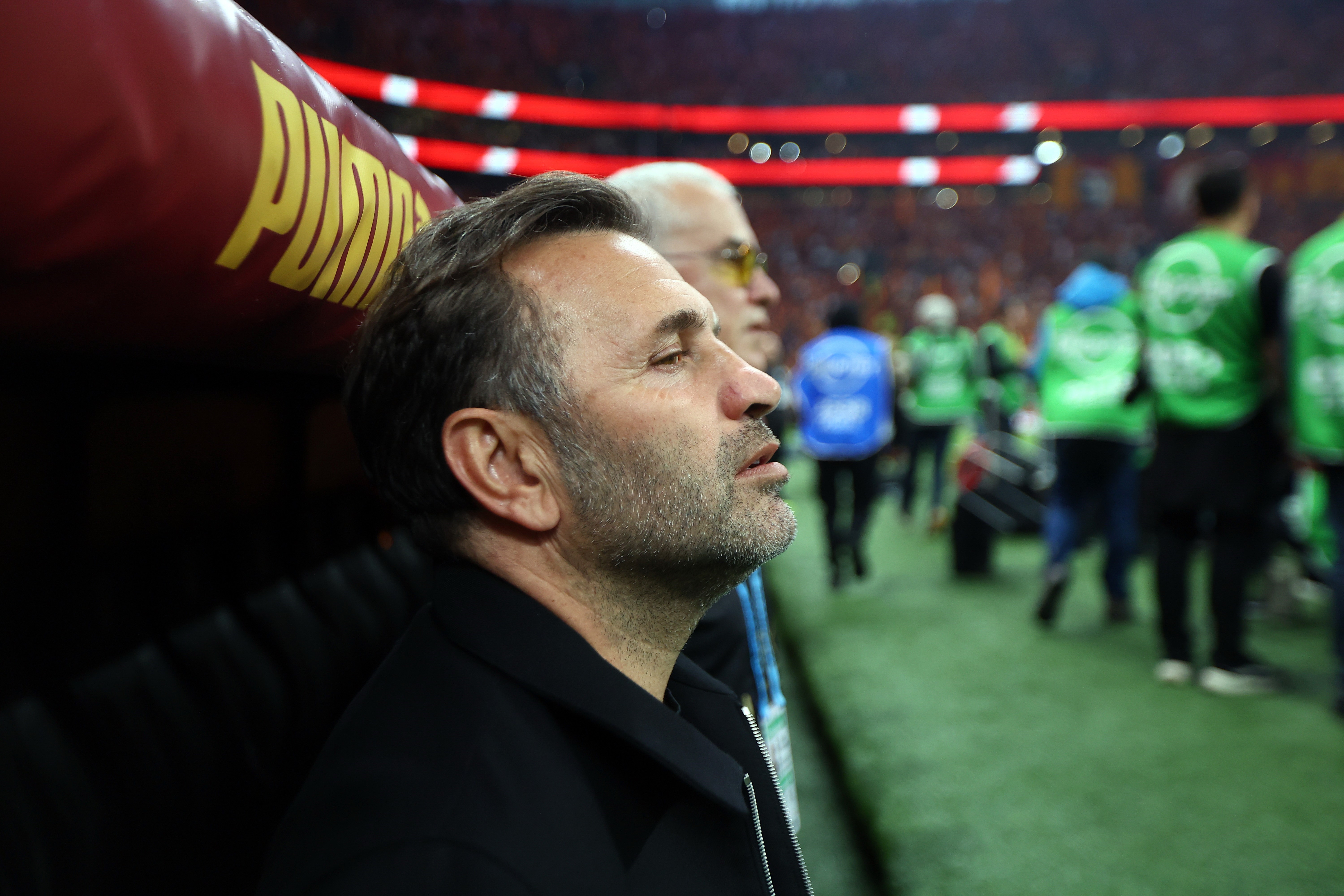 Galatasaray Teknik Direktörü Okan Buruk, ligde teknik adam olarak sarı-kırmızılılarla 4, Başakşehir ile de 1 olmak toplam 5 şampiyonluk kazandı.
