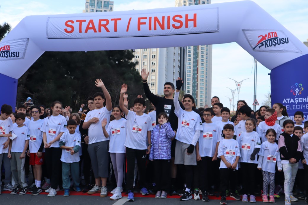 Ataşehir’de bir ilk: Bin 200 sporcu Ata Koşusu’nda ter döktü