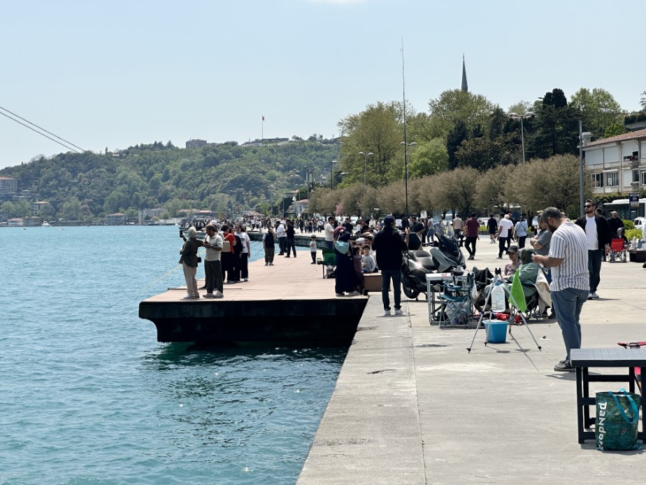 İstanbul’da güneşi gören sahile koştu