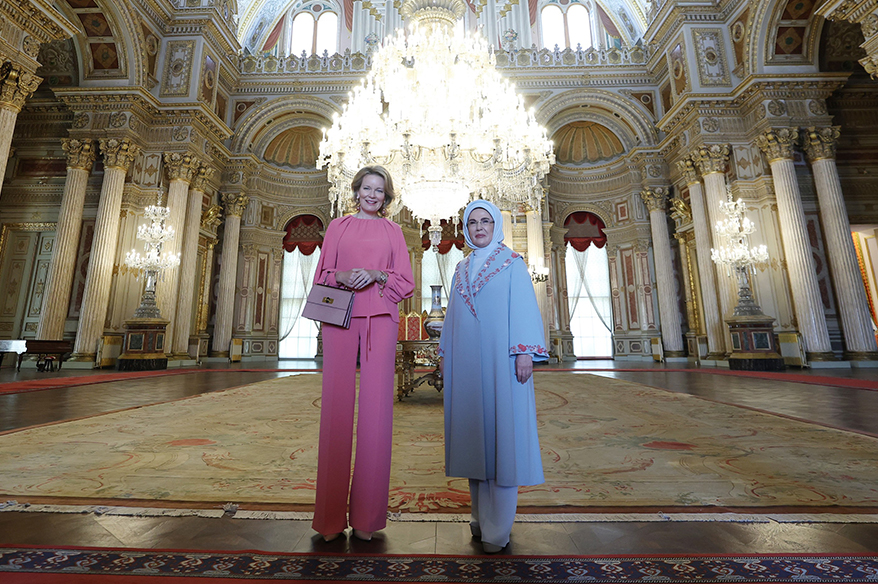 Emine Erdoğan, Belçika Kraliçesi Mathilde ile bir araya geldi